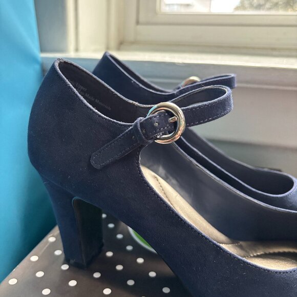 Kelly & Katie Women’s Navy Suede 3” Pump Closed Toe Heels Size 9.5 - Picture 6 of 8
